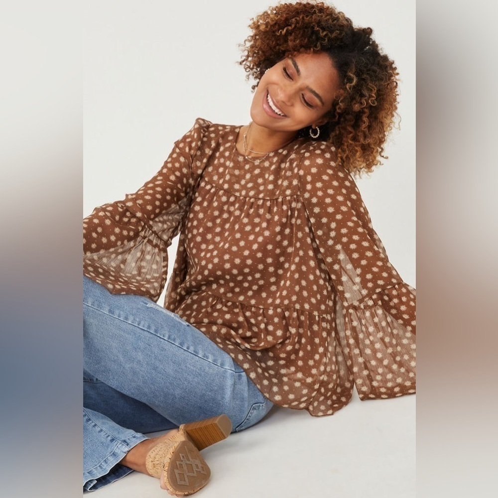 Hayden Women’s Daisy Print Tiered Chiffon Top